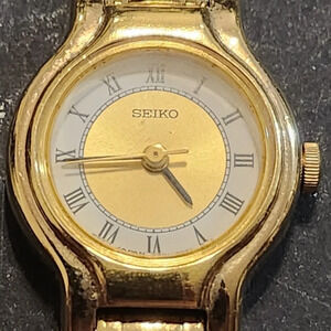 VINTAGE SEIKO LADIES AGE OF DISCOVERY WATCH